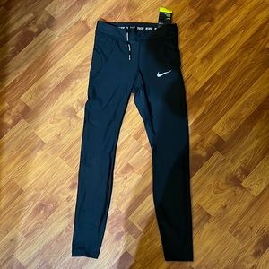 Nike cropped work out leggings